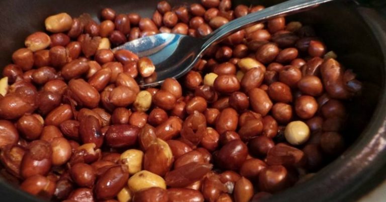 Goreng Kacang Tanah Confirm Tak Hangus Kalau Ikut Cara Mudah Ni, Ibu-ibu Wajib Cuba Ni!