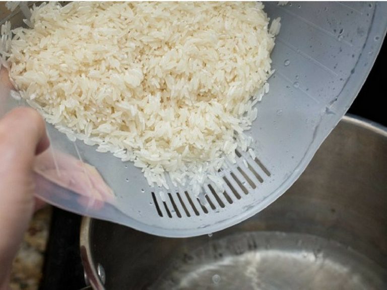7 Petua Elak Nasi Cepat Basi, Boleh Tahan Hingga Dua Hari!
