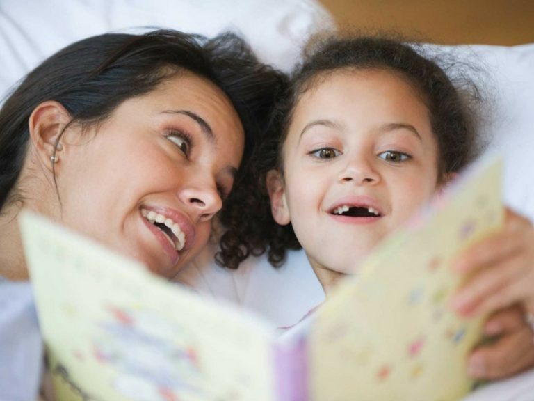 Ini Sebabnya Kenapa ‘Bedtime stories’ Waktu Terbaik Untuk Nasihati Anak. Ibu Bapa Kena Baca Ni!