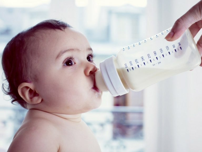 Bahaya Jika Anak Guna Botol Susu Lebih Dari 3 Bulan. Awas, Ibu-Ibu Kena Alert Bab Ni!