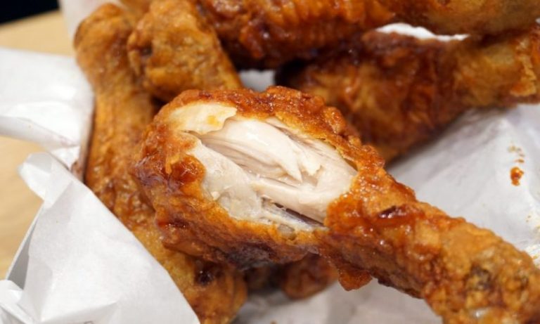 Cara Betul Goreng Ayam. Confirm Isinya Tiada Darah. Serius Patut Cuba!