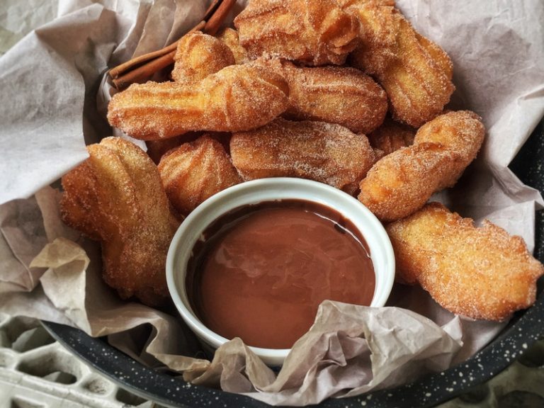 Alahai Mudahnya Ibu-Ibu Nak Buat Churros, 5 Bahan Semua Tersedia Di Dapur. Jom Cuba!