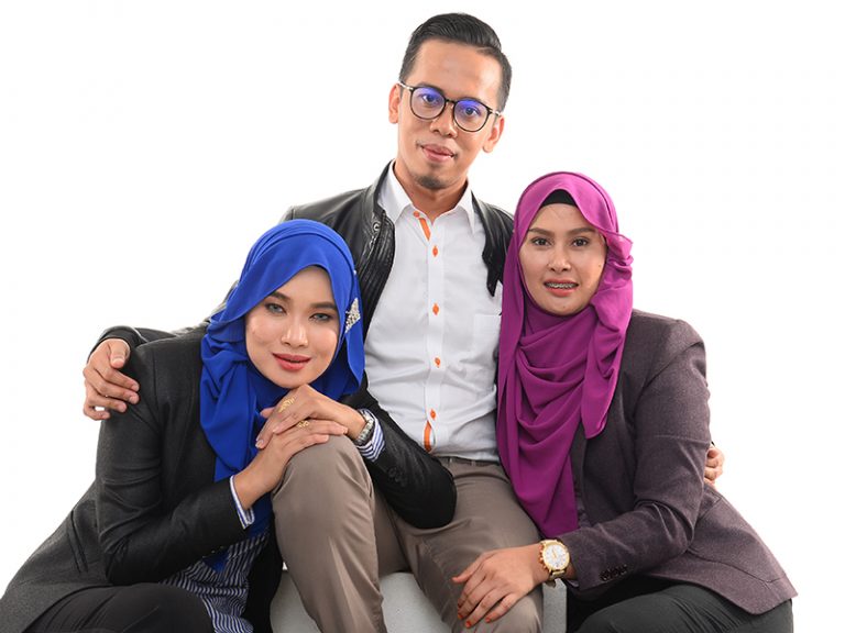 Bermadu Dengan Sahabat Baik Sendiri, Kuatnya Wanita Ini!