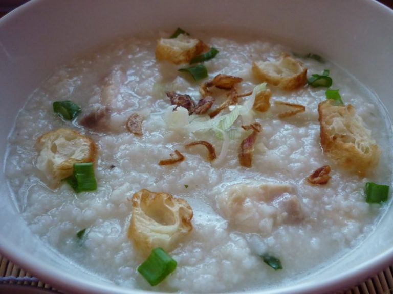 Masak Bubur Nasi 10 Minit Sahaja,  Rugi Ibu-ibu Tak Cuba Petua Ni!
