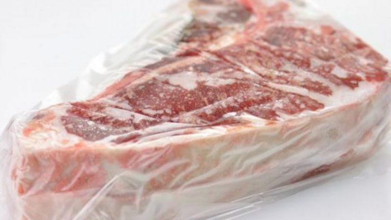 Cara Pantas Lembutkan Daging Yang Beku. Ibu-ibu Boleh Cuba Kaedah Ni Selepas Pulang Kerja!