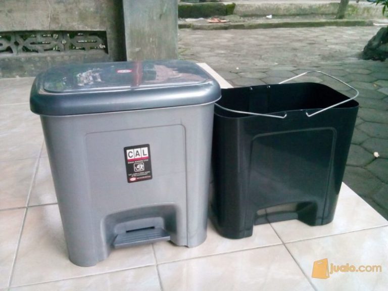 Sampah Mudah Berulat, Ibu-ibu Cuba Amalkan Guna 2 Bahan Ni Hindarkannya, Memang Mujarab!