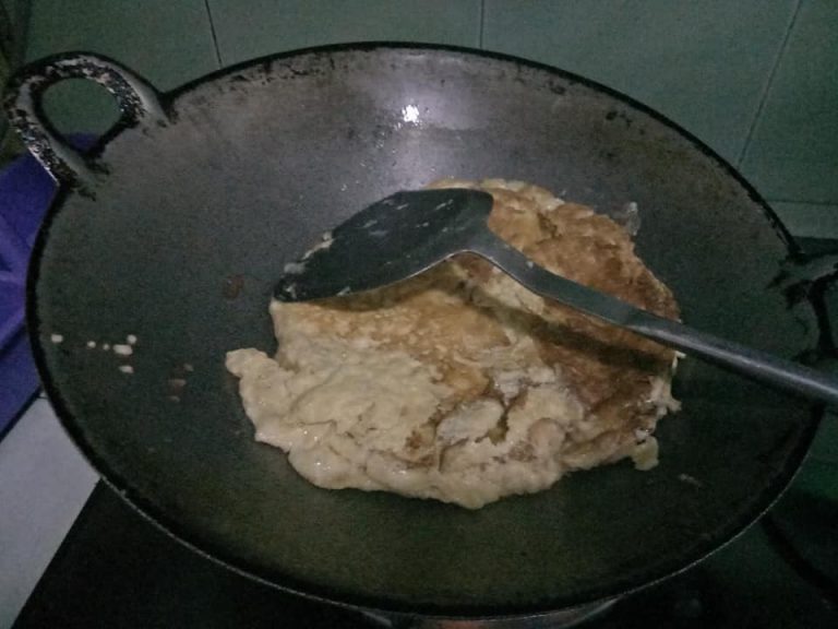 Telur Dadar Halia Buat Bersahur, Tak Hanya Sedap Tapi Petua Redakan Asma!