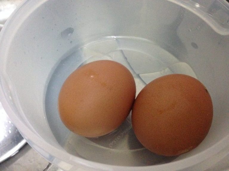Cara Paling Mudah Kupas Telur Rebus, Tak Sampai 1 Minit Dah Siap, Teknik Super Magic, Wajib Cuba!