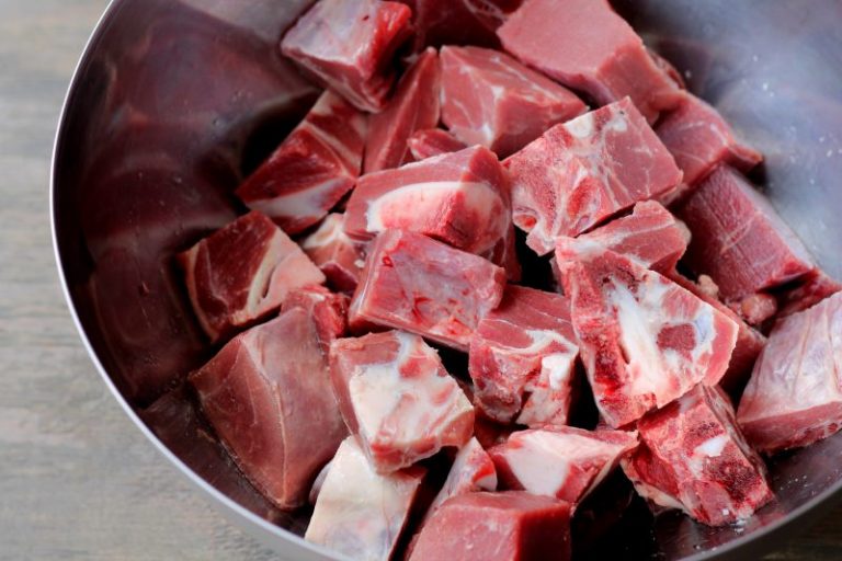 Tak Mahu Makan Daging Kambing Kerana Baunya, Cara Hilangkan Bau Hamisnya Ni Kena Tahu!