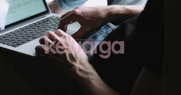 Pangku Komputer Riba Ada Kesannya Pada Suami, Sila Jauhkan!