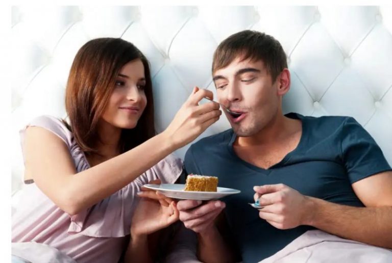 Hubungan Makin Intim Bila Suami Isteri Makan Bersuap. Makin Hari Semakin Sayang