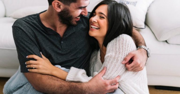 Isteri Makin Hebat Jika Suami Kerap Peluk. Barulah Tambah Sayang!