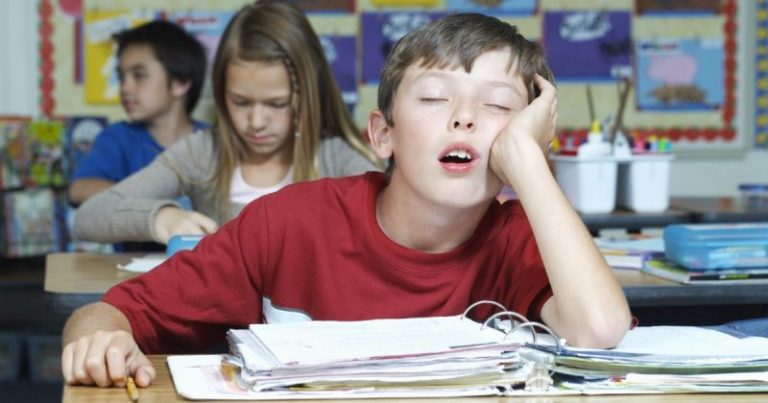 Tidur Awal Bantu Anak Fokus Belajar, Cara Bantu Anak Hadapi Peperiksaan