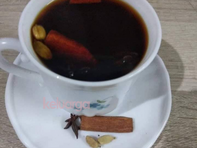 Gabungan Kopi, Kayu Manis, Bunga Lawang & Buah Pelaga Bantu Legakan Selsema.  Yang tengah Demam Atau Tak Sedap Badan Kena Cuba Petua ni