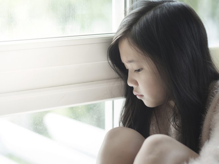 ‘Anak Tengah’ Selalu Dipinggirkan Mak Ayah, Anak Jadi ‘Down’!