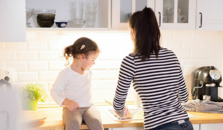 Walau Sibuk Memasak, Kena Juga Bagi Perhatian Bab Keselamatan Anak. Dr Ni Kongsikan Jadikan Panduan!