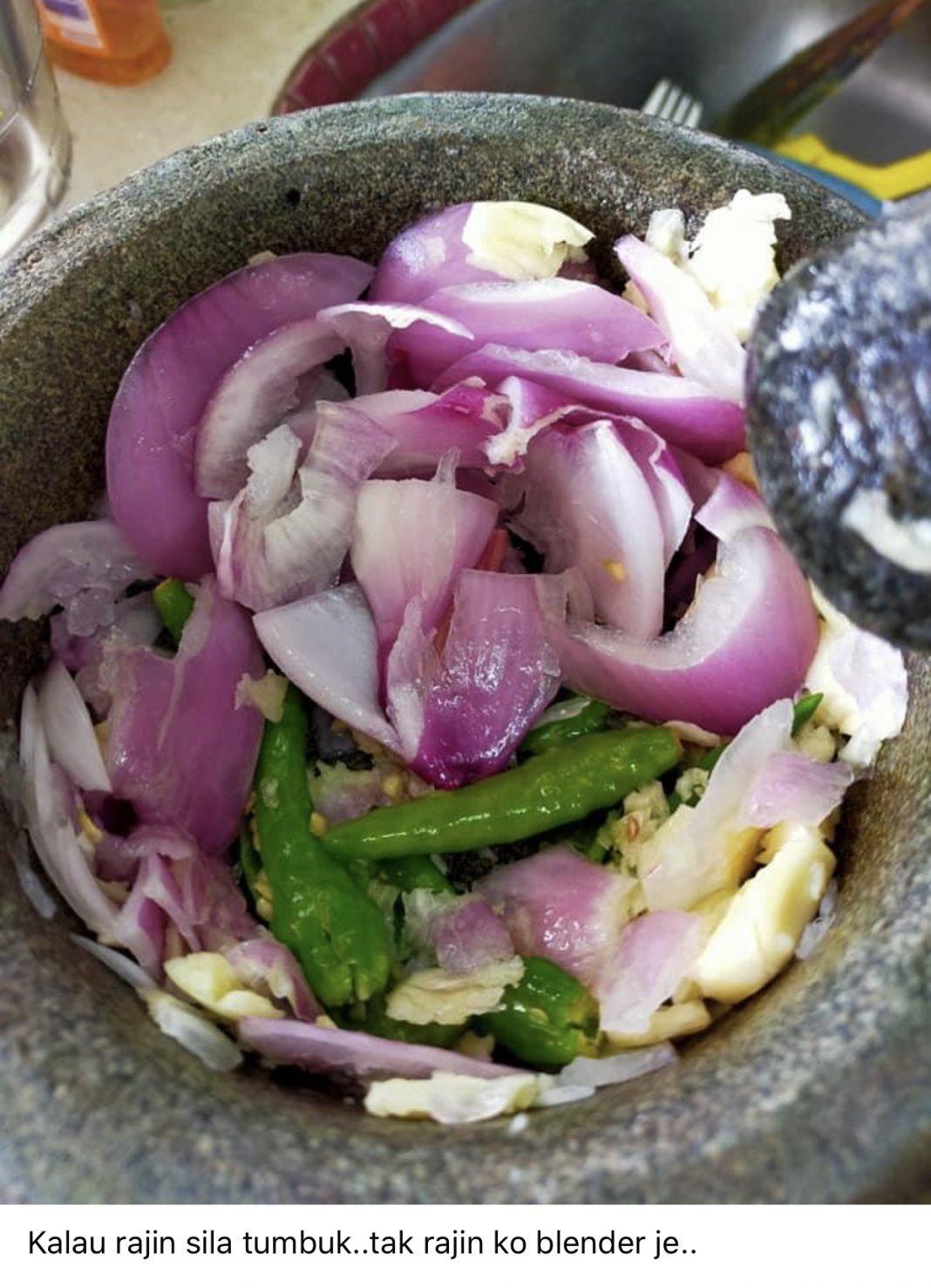 Ayam Masak Kicap Ni Memang Terangkat! Letak Daun Kari Dan Sos Tiram ...