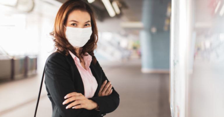 Solekan Hilang Gara-Gara Berpeluh Pakai Mask? Jangan Stress! Cuba Cara Ni, Confirm Mekap Tahan Lama!