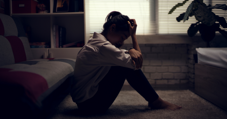 Dahi Tak Henti Berkerut, Asyik Stress Je! Nyah Aura Negatif, Ikut Cara Ini Untuk Kekal Positif