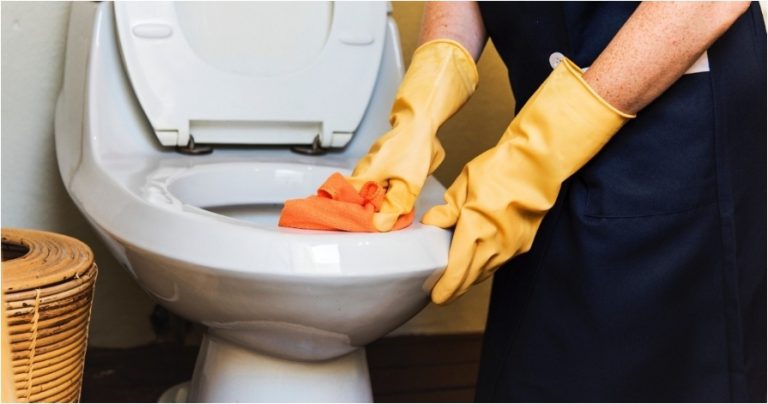 Bahan Ini Mudahkan Kerja Bersihkan Tandas Dengan Cepat & Mudah. Tak Perlu Penat Penat Sental Lagi!