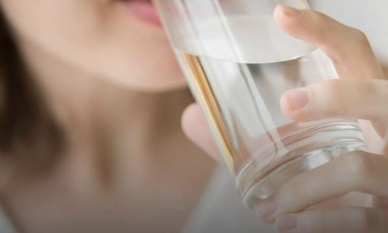 Alert Cara Minum Air Semasa Bulan Puasa. Jangan Sampai Badan Alami Hidrasi. Follow Jadual Ini.