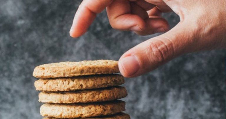 Nak Makan Biskut Pun Kena Memilih, Sebab Ada Risiko Kesihatan Yang Ramai Tak Tahu!