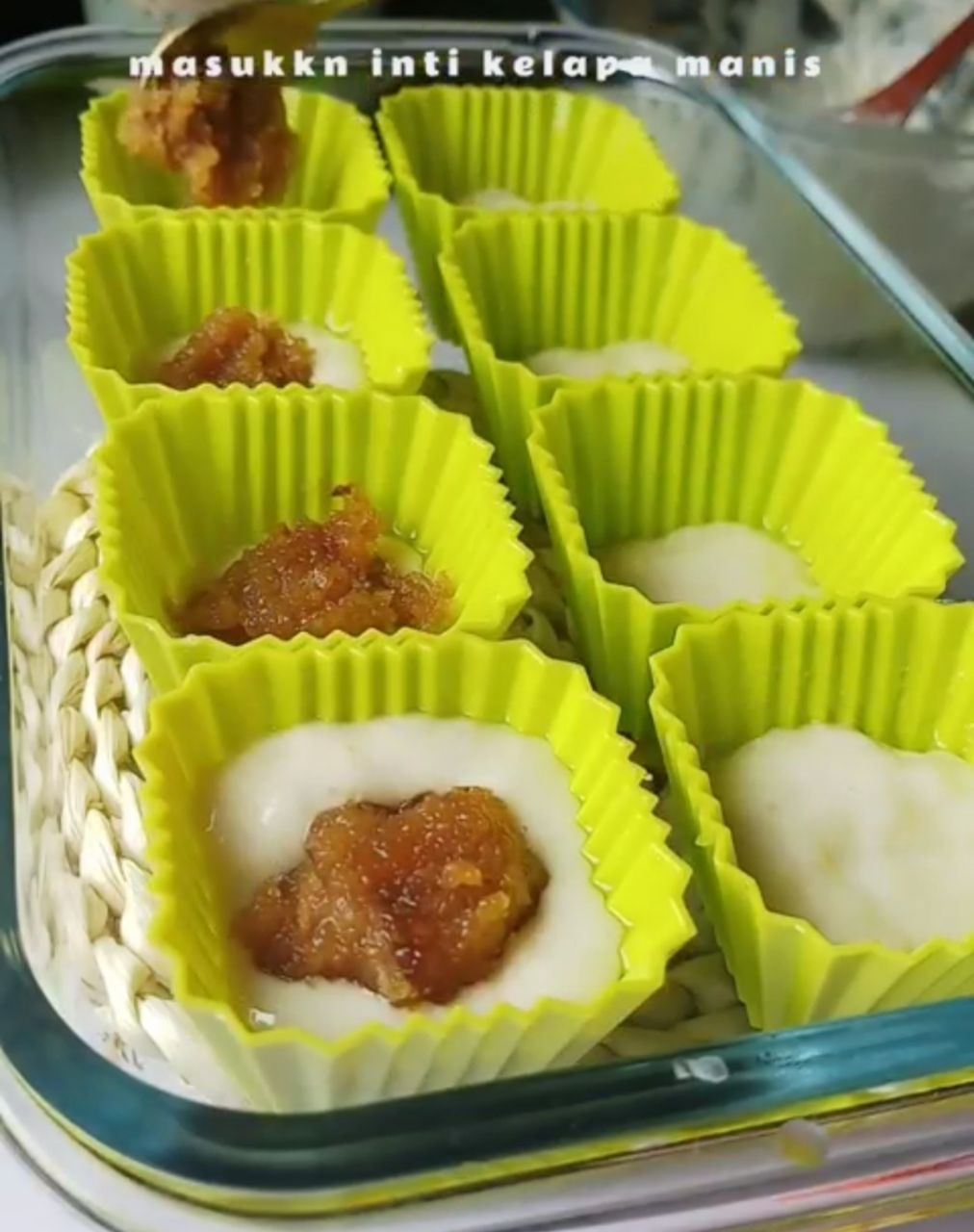 Ekstra Lembut. Apam Solo Inti Kelapa Manis Confirm Boleh Pikat Mentua!