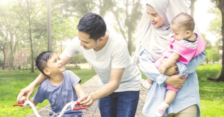 Tak Perlu Manjakan Anak Lelaki Lebih-Lebih, Kasar Sikit Tak Apa, Biar Kental Hatinya!