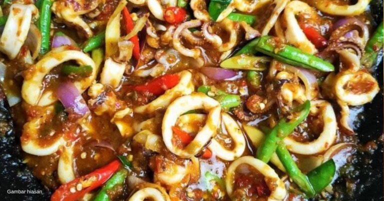 Pedas & Beraroma, Hidangan Sotong Phat Phet Thai Ini Kena Cuba Sekali Baru Tahu Keenakannya!