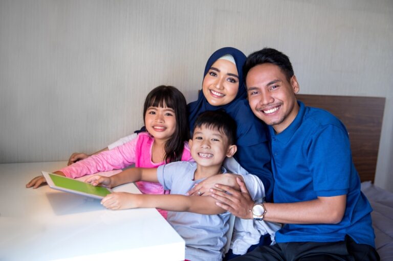 Masa & Perhatian Mak Ayah Ubat Paling Mujarab Atasi Masalah Anak, Tak Perlu Produk Overclaim, Jadi Bijak!