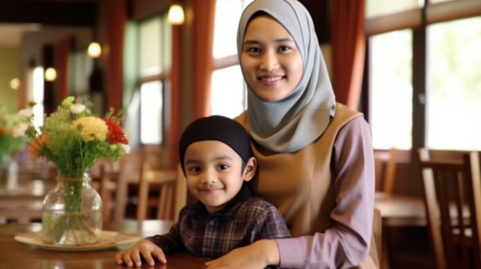 ideaktiv_malay_mother_with_son_at_house_at_dining_hall_4k_full__70659cd1-0916-49c9-bdd0-e613fa6196ea