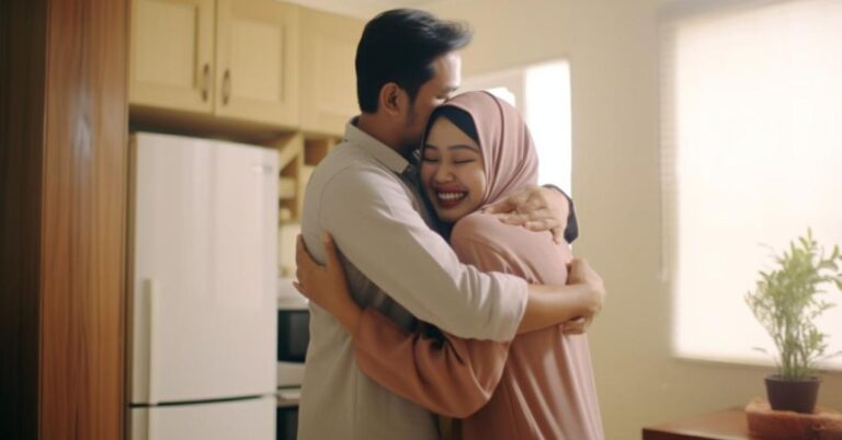 Lelaki Kalau Nak Panjang Umur, Peluklah Isteri Dua Minit Sehari