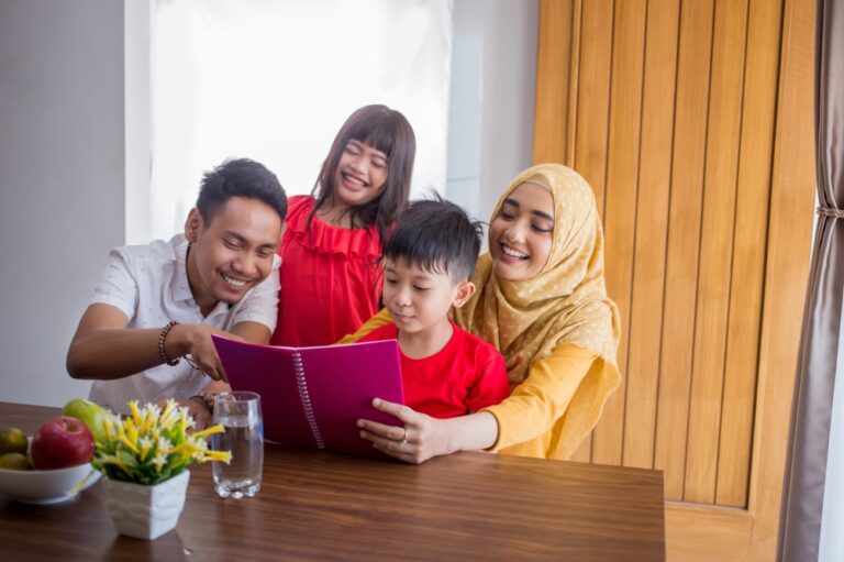 Ikut Tiga Peringkat Ni Nak Didik Anak, Jangan Biar Anak Besar Kepala!