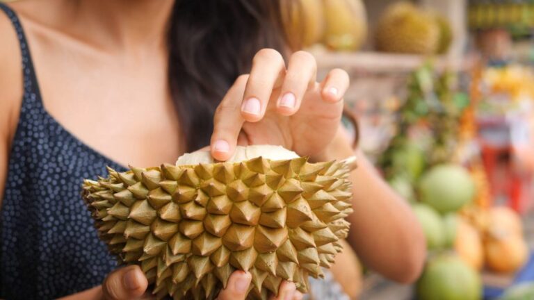 Nak Makan Durian Tapi Risau ‘Panas’, Ini Panduan Untuk Ibu Hamil