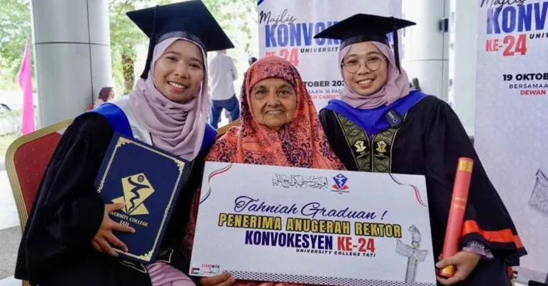 Kembar Seiras Yatim Piatu Genggam Ijazah Kelas Pertama, Hadiah Terindah Buat Nenek