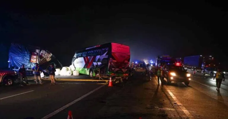 Nahas Jalan Raya, Ayer Keroh, Melaka, Dua Beradik Menangis Diberitahu Ibu Bapa Sudah Tiada