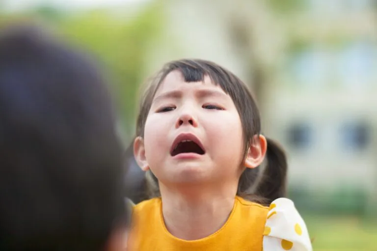 Anak Merajuk Jangan Terus Pujuk, Anak Makin ‘Naik Lemak’. Praktik Cara Ni!