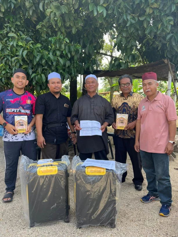 Ibu Bapa Nahas Pelajar UPSI Ditaja Buat Umrah