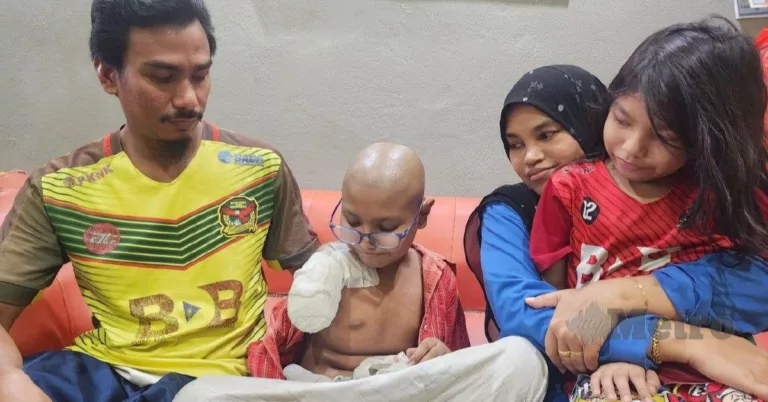 Budak Lelaki 11 Tahun Perlu Bantuan Tangan Palsu, Tangan Kanan Dipotong Akibat Kanser Tulang