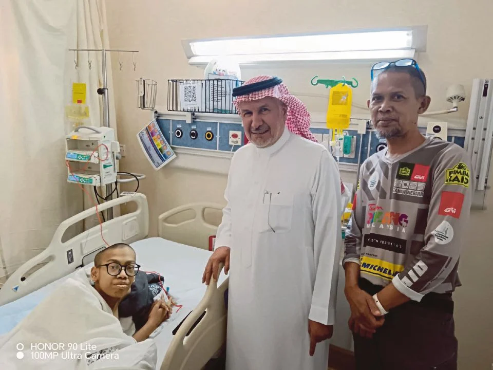 Dulu Dipisahkan Sebagai Kembar Siam, Kini Muhammad Jalani Rawatan Kanser Di Riyadh