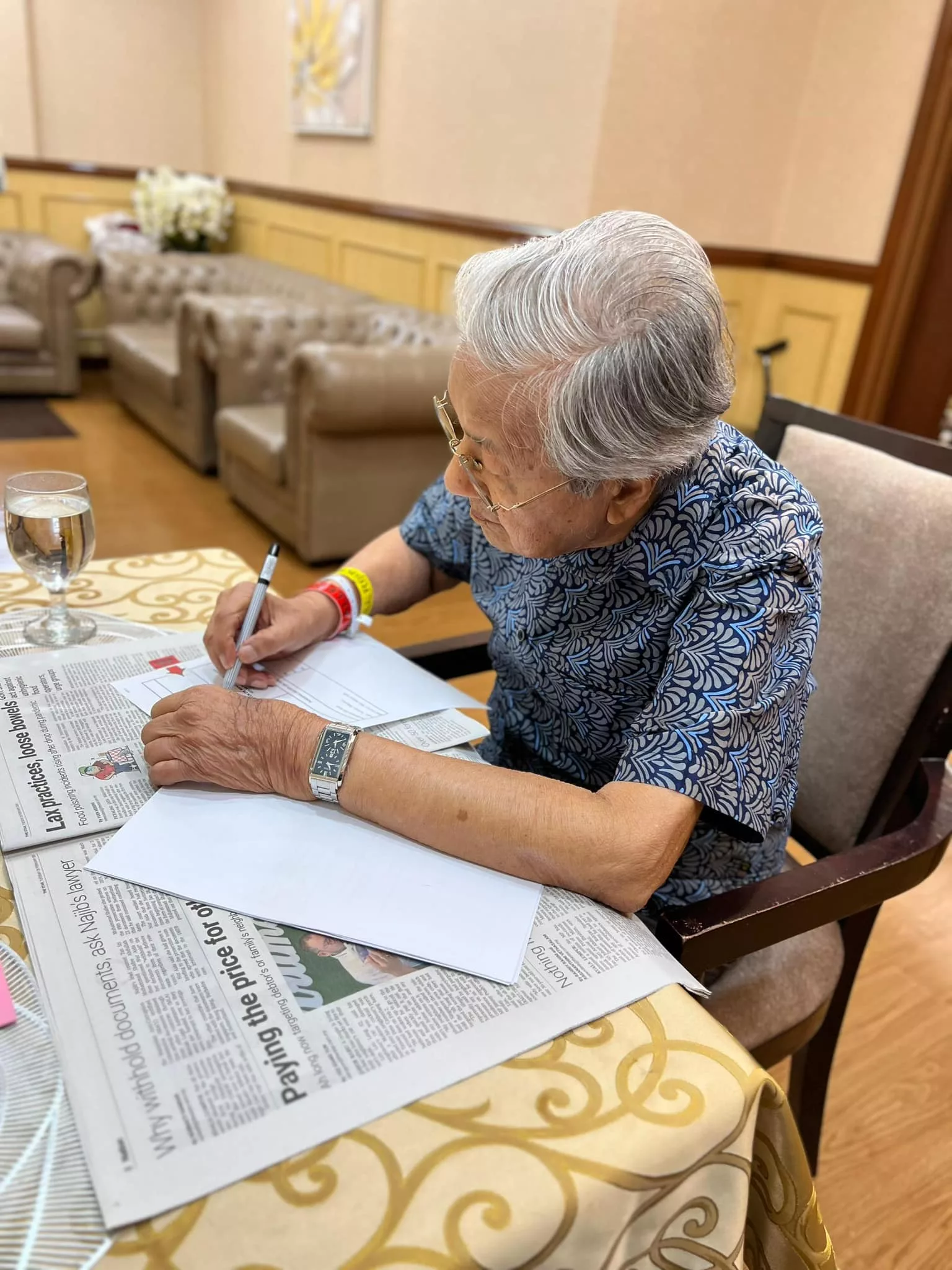 Nak Berjaya Dalam Pelajaran? Ini Nasihat Tun Dr Mahathir Buat Anak Muda
