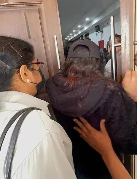 Wanita Campak Bayi Baru Lahir Dari Tingkap Apartmen, Menangis Teresak-esak Di Mahkamah