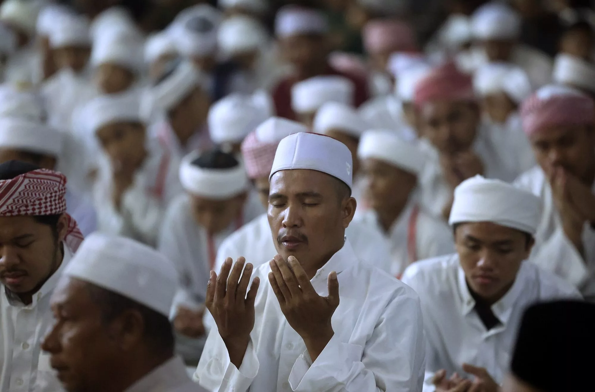Solat Hajat Untuk Zara Qairina, Masjid Bandaraya Kota Kinabalu Dihadiri Ribuan Jemaah