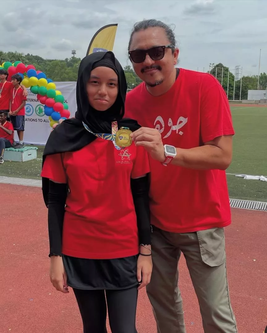 Engku Emran Terharu Aleesya Cemerlang IGCSE -“Tahniah 7A Anak Ayah, 11 Tahun Teman Ulang Kaji & Kelas Tambahan”