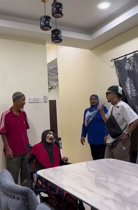 Caprice Bantu Pasangan Warga Emas Uzur, Hadiahkan Rumah Sewa, Buka Akaun Bank Untuk Terima Sumbangan