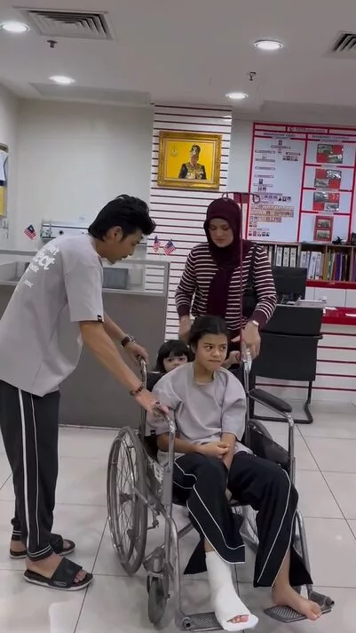 Anak MUA Bellaz Cedera, Penutup ‘Flush Toilet’ Jatuh Tertimpa Kaki
