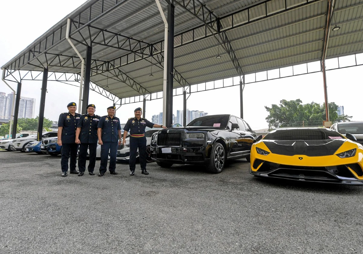 Cukai Jalan, Insurans Kenderaan Mewah, Selebriti Dan Ahli Perniagaan Selalu ‘Mengelat’ Bayar
