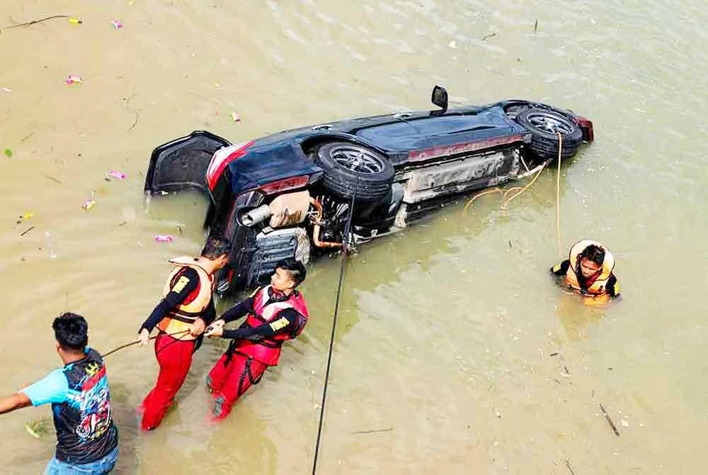 Kes Dua Beradik Lemas, Kereta Terjunam Sungai, Bapa Direman, Polis Kesan Ibu Kandung
