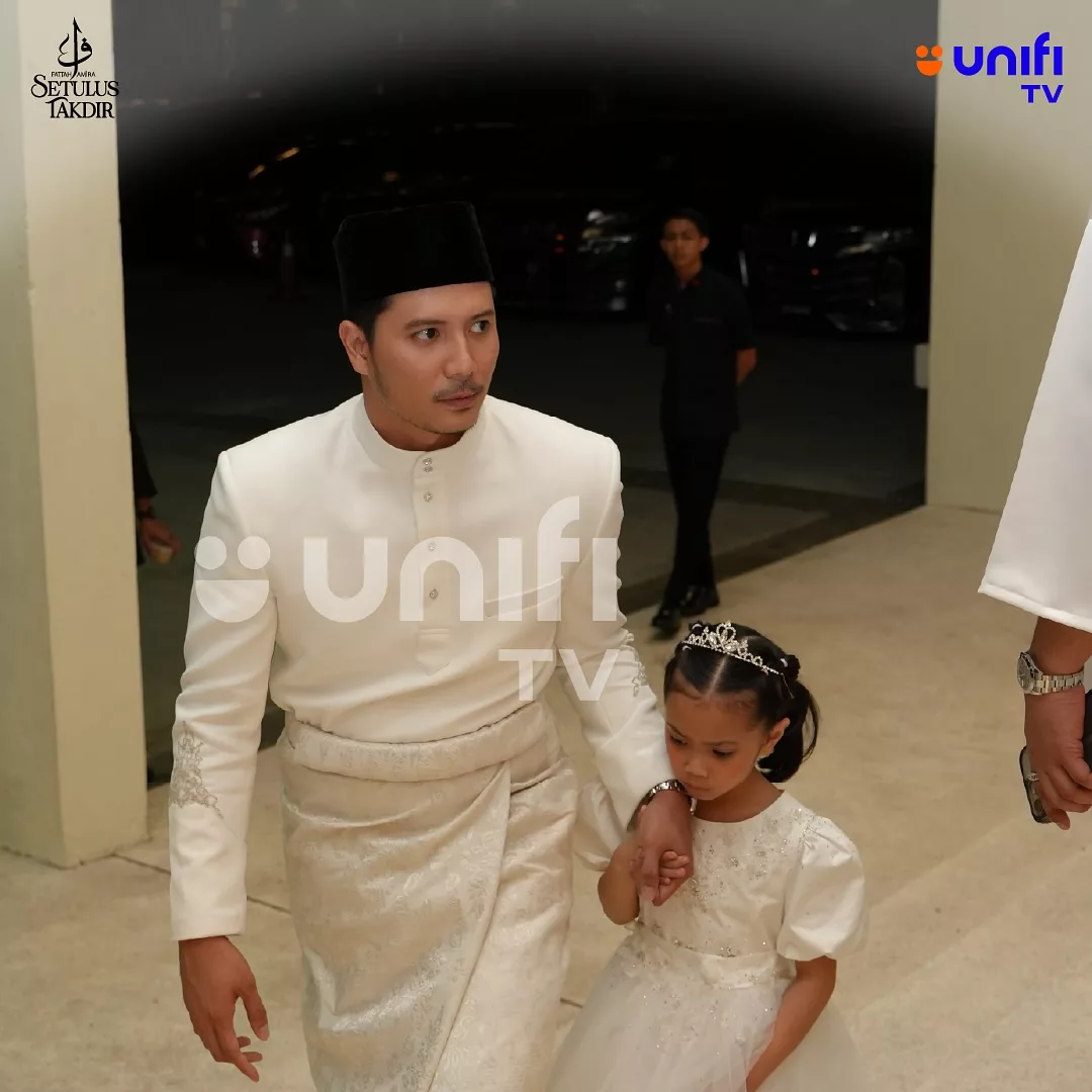 Fattah Amin Kongsi Momen Fatima Nak Berkepit Ketika Majlis Nikah - "Mungkin Dia Terlalu Rindu.." 19 Fattah Amin Kongsi Momen Fatima Nak Berkepit Ketika Majlis Nikah – “Mungkin Dia Terlalu Rindu..”