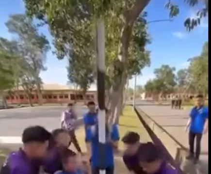 "Bergurau Melampau Juga Satu Bentuk Buli" - Dr Asyraf Wajdi- Tular Video Pelajar Dihayun Alat Sulit Ke Tiang Papan Tanda 9 “Bergurau Melampau Juga Satu Bentuk Buli” – Dr Asyraf Wajdi- Tular Video Pelajar Dihayun Alat Sulit Ke Tiang Papan Tanda